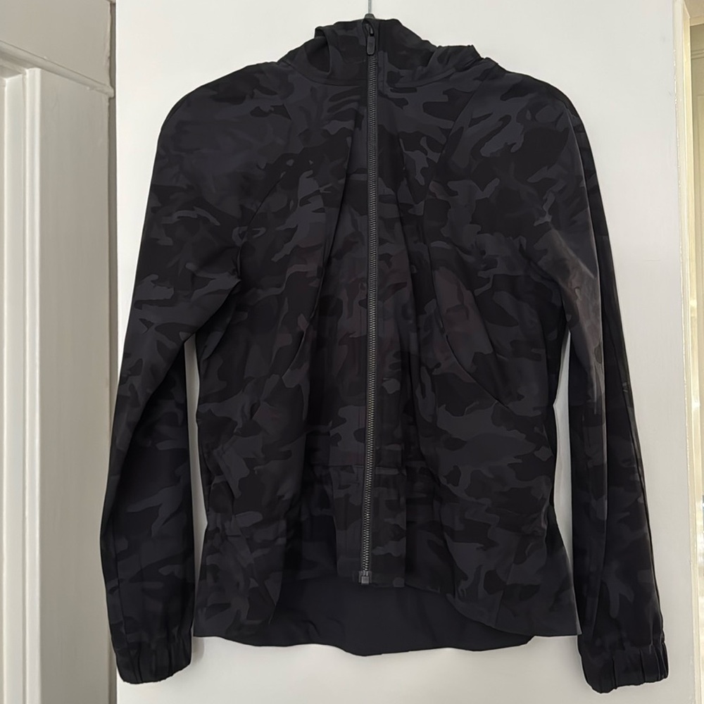 Lulu lemon jacket with ruffle on bottom size 4